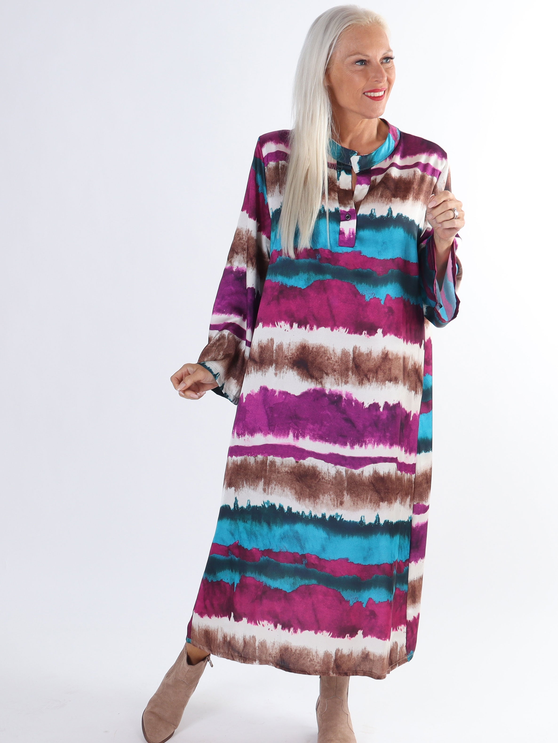 Merina - Lång plus size klänning i batikmönster